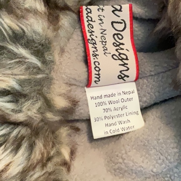 Nirvanna Designs Cable knit Russian Hat w/Faux Fur Pink Quartz - Picture 5 of 6